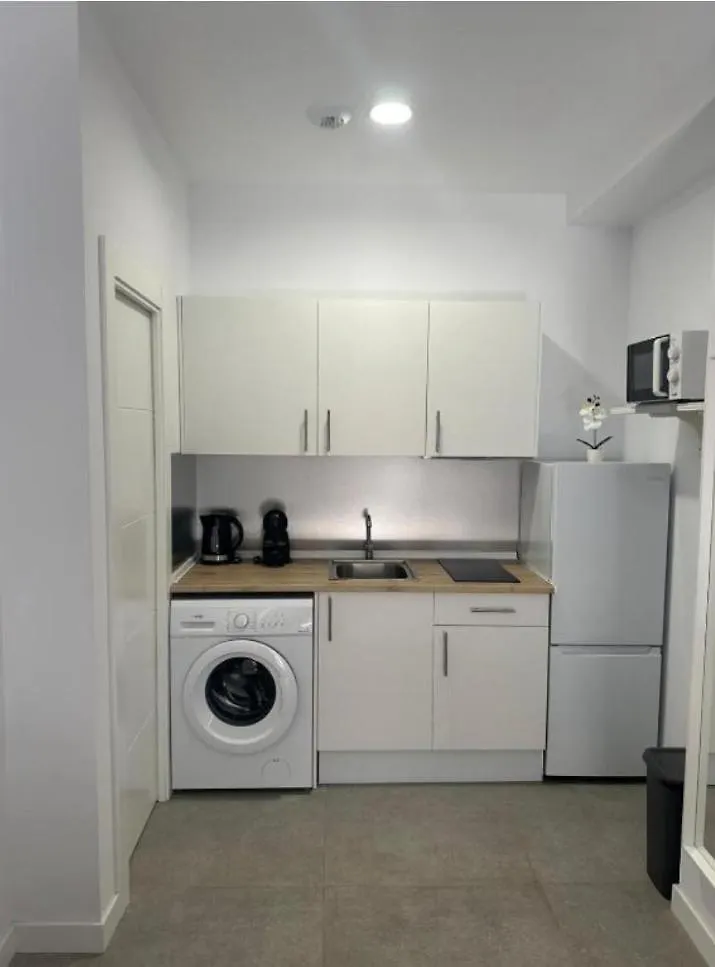 Estupendo Piso A 5 Min De La Estacion De Bus Y Tren Maria Zambrano Apartman Málaga 0*,  Spanyolország